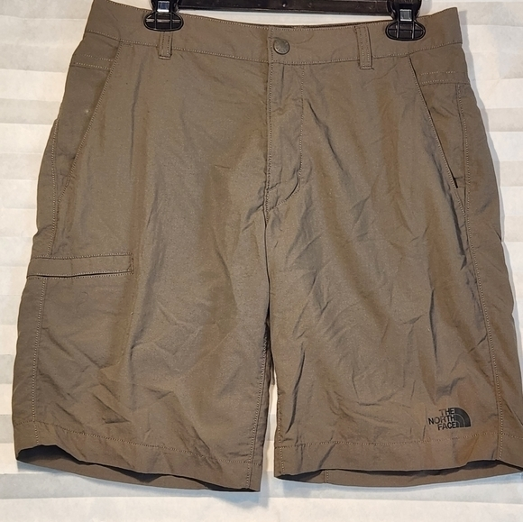 The North Face Men's Hybrids Shorts Size 32 Inseam 10"‎ Hike Outdoors Climb - Picture 1 of 8
